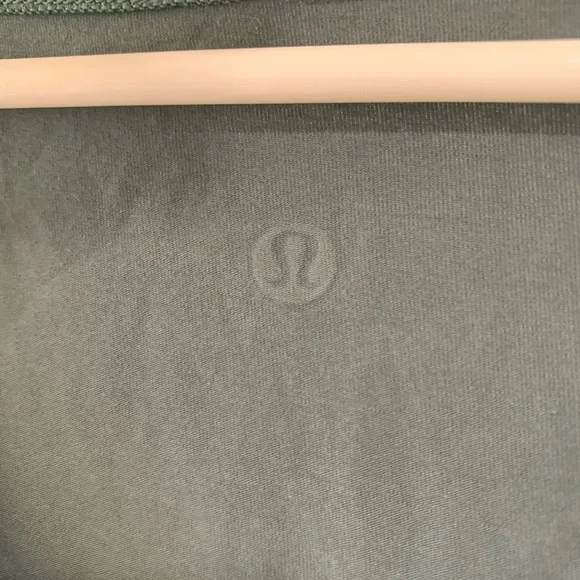 Lululemon | Knot gonna fly t shirt hunter green size 4 - Picture 5 of 6